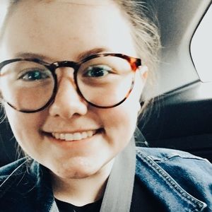 Meet your Posher, Olivia